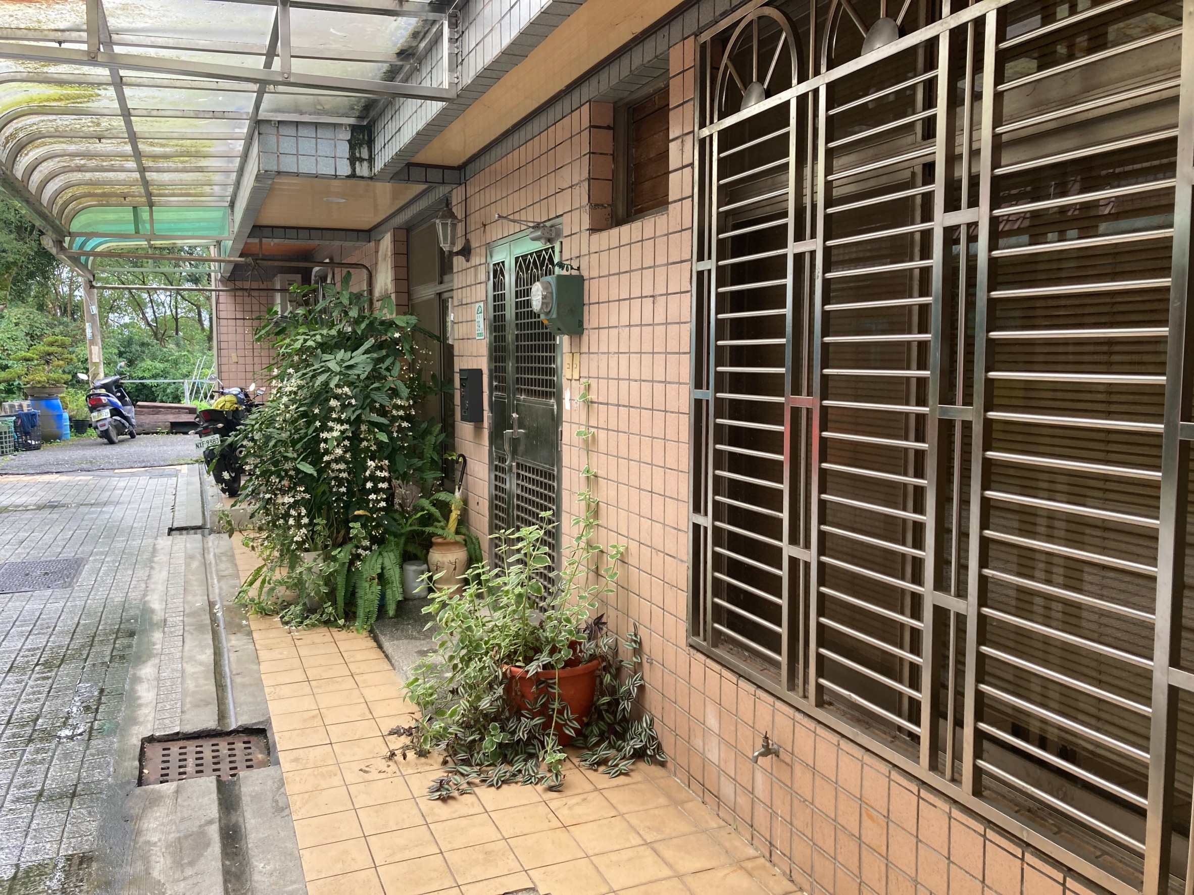 員山國中溫泉區近童玩公園大坪數透天9