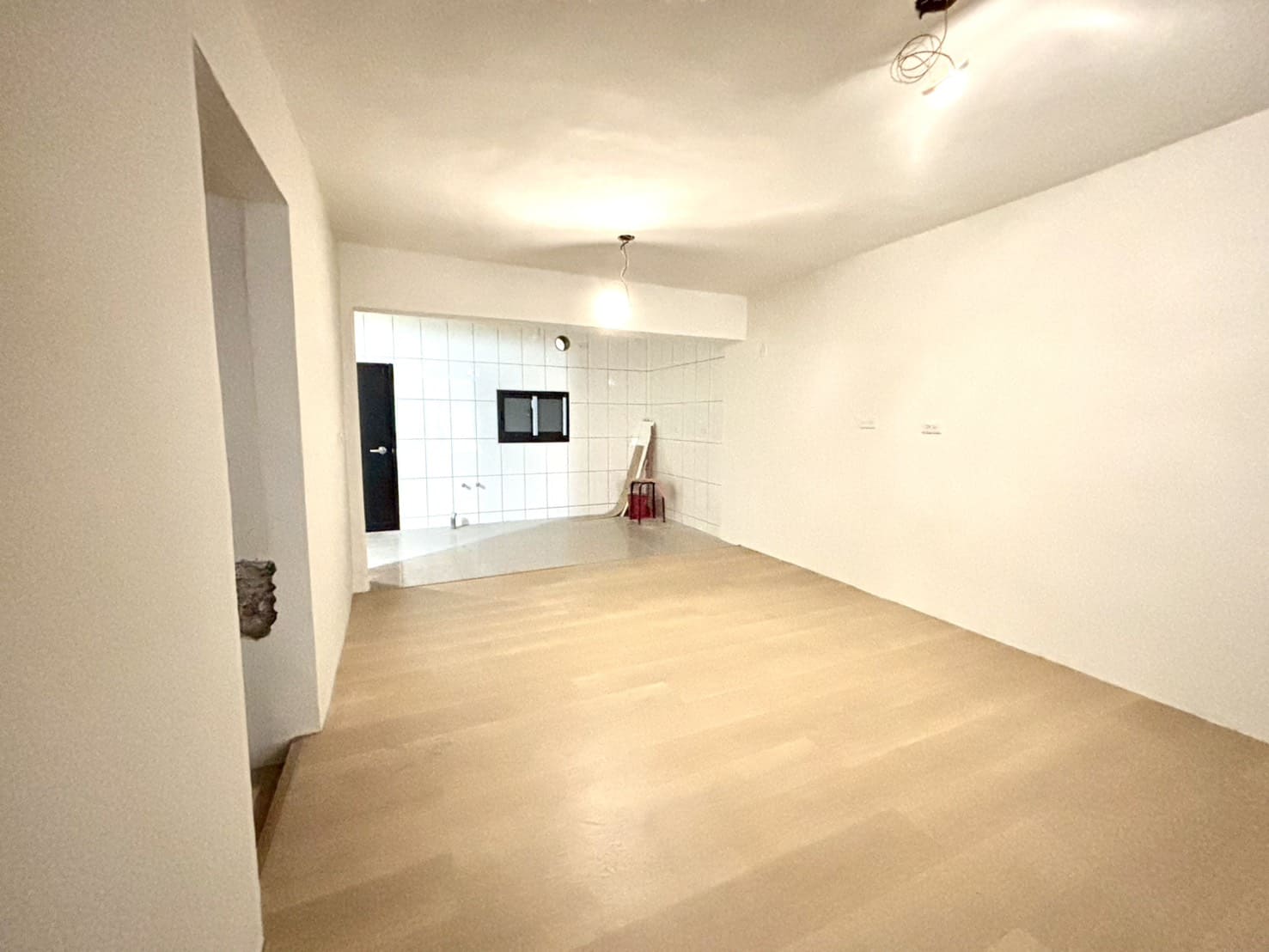 宜商旁近轉運站整修透天-餐廳